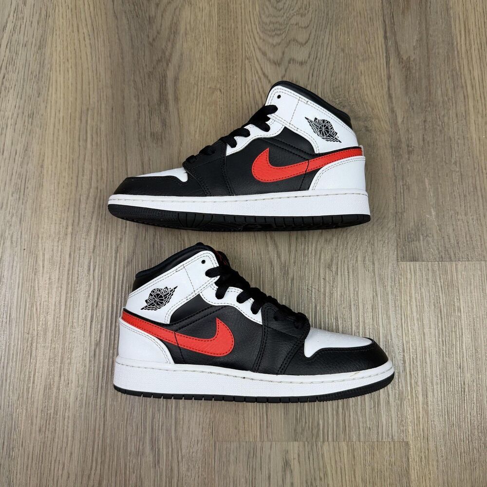 Air Jordan 1 Mid Shoes Youth Size 3.5Y Black White Red GS Sneakers 554725-075 - Picture 5 of 8